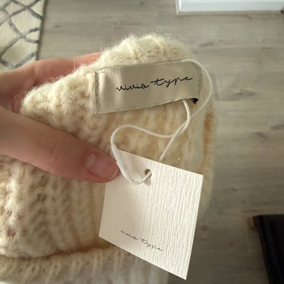 Cozy Cream Knit Sweater NWT - Picture 7 of 9